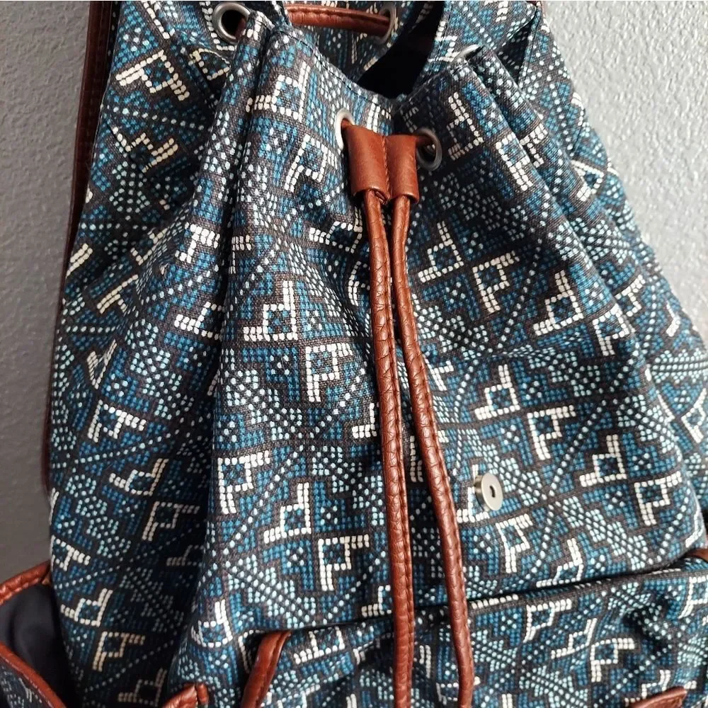 Aeropostale Tribal Boho Geometric Pattern Cinch Backpack